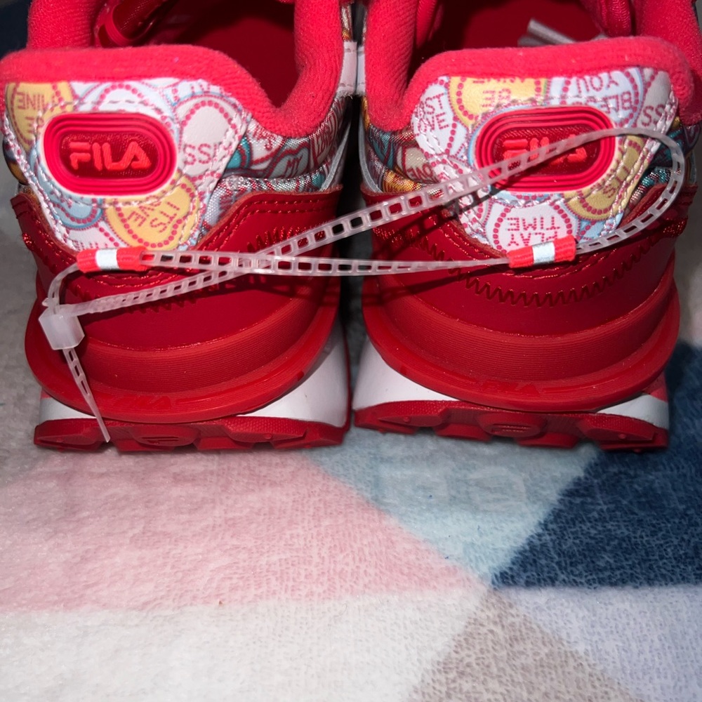 FILA RENNO VALENTINES DAY SHOES size 5 1/2 - Picture 6 of 9